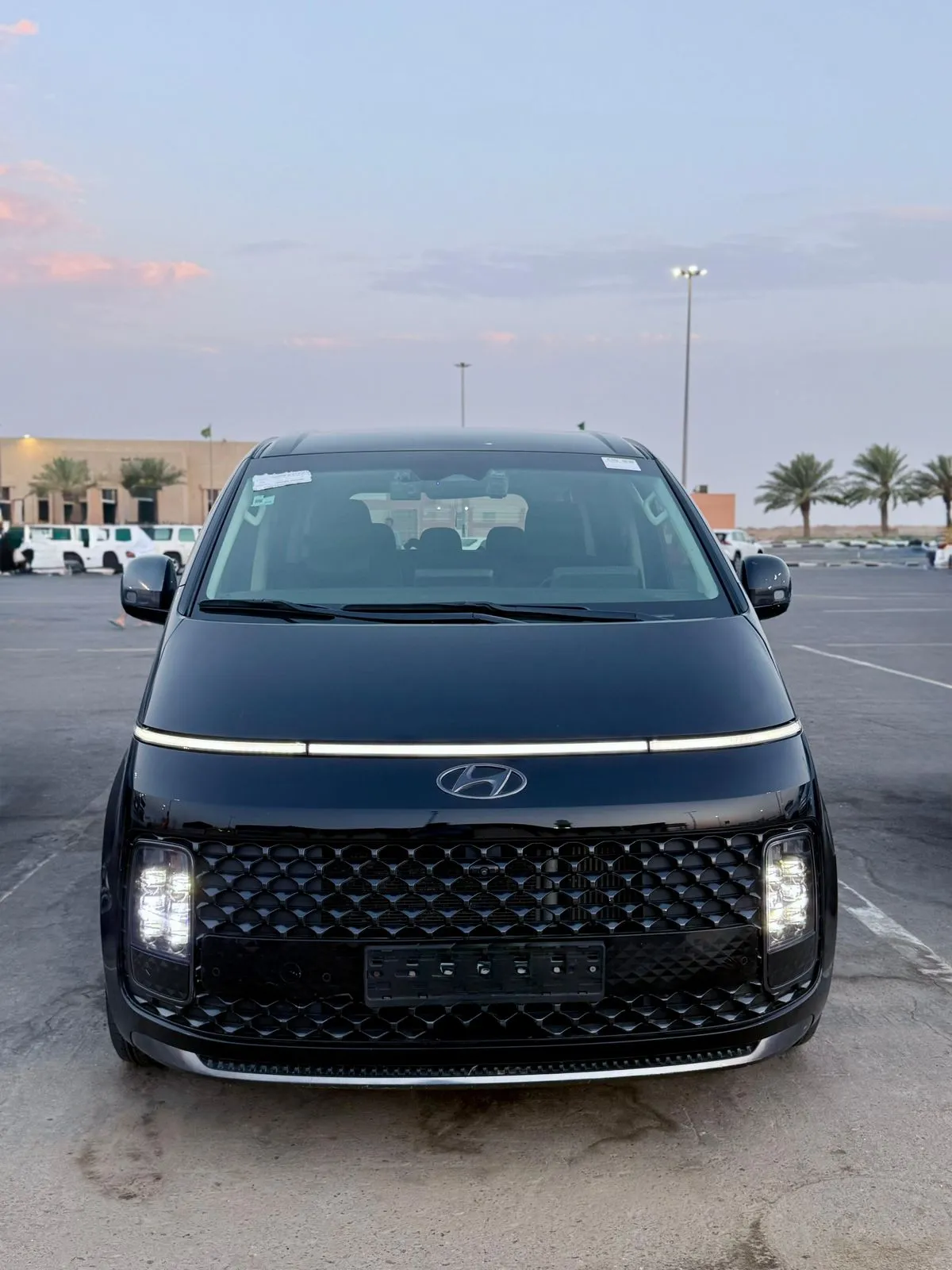 Hyundai H1 Taxi Service in Makkah