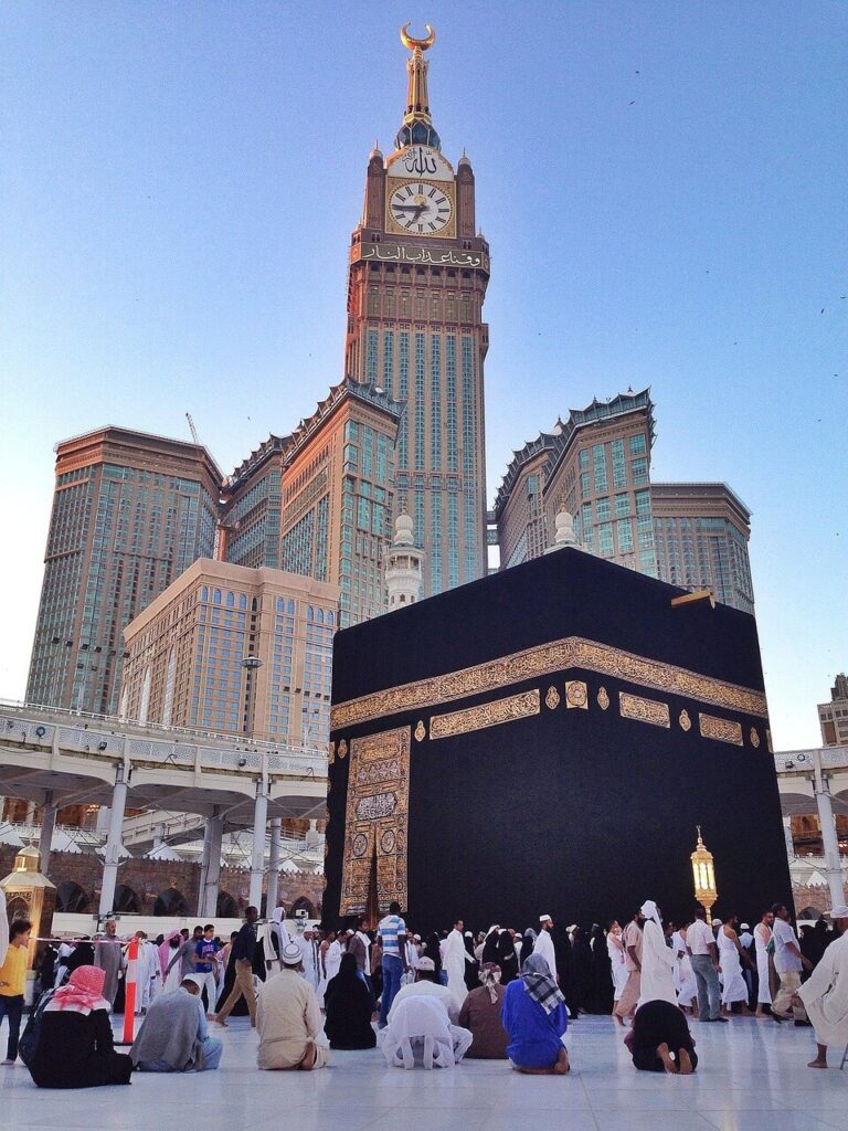 Comfortable airport transfer taxi to Makkah – Buraq Cab 24/7 service for pilgrims and travelers.